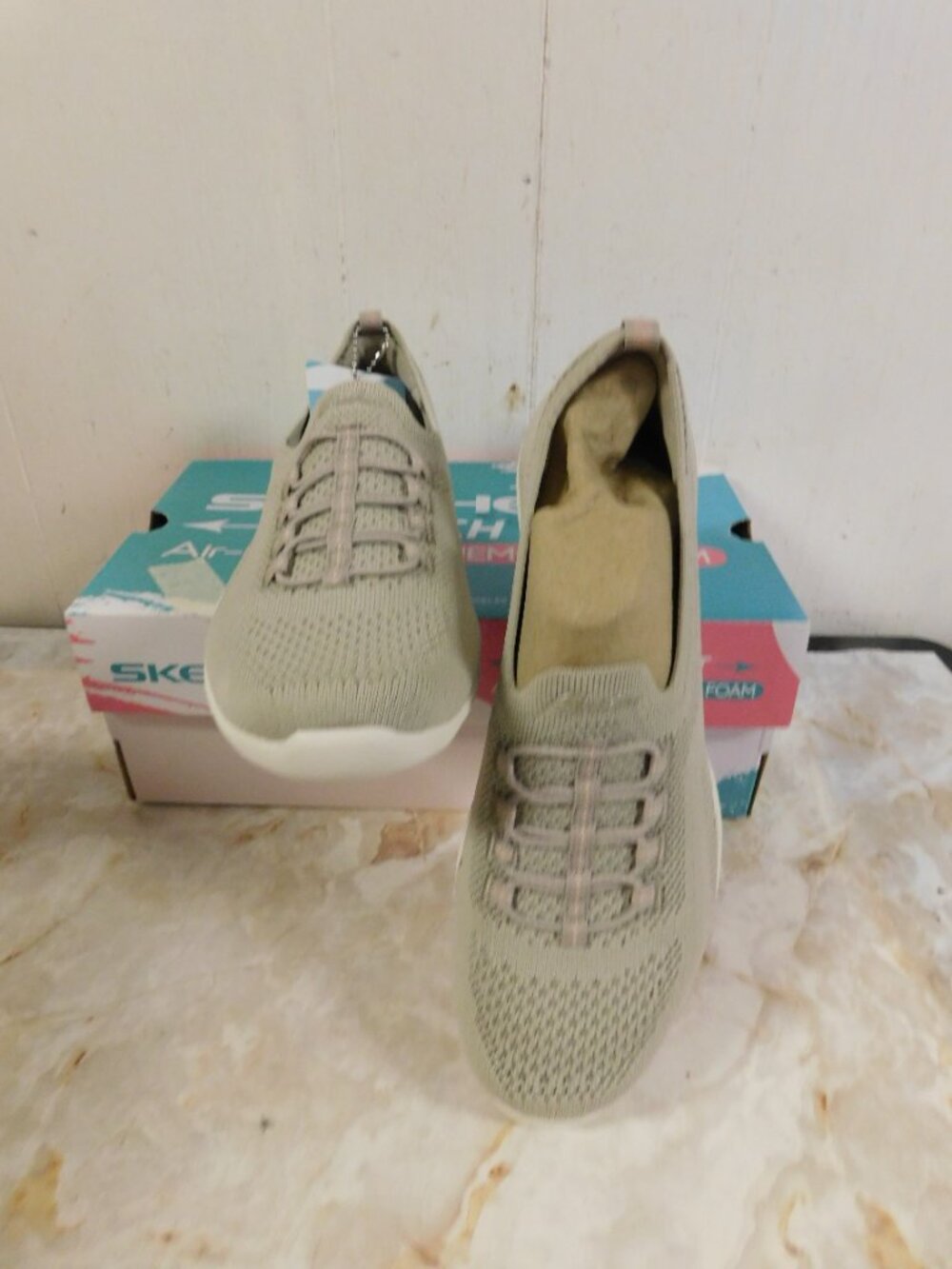 Skechers with Memory Foam Newberry St Every Angle Taupe NEW 8